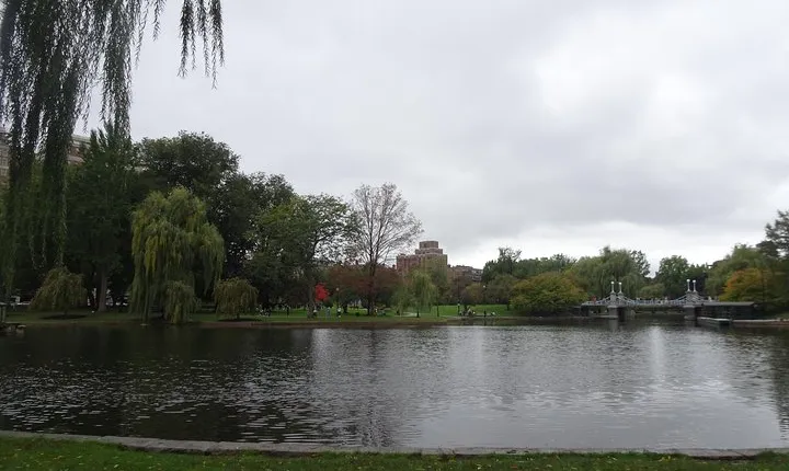 Boston Back Bay self-guided walking tour & scavenger hunt