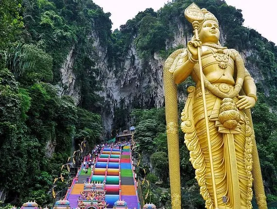 Kuala Lumpur Suburbs and Batu Caves Tour