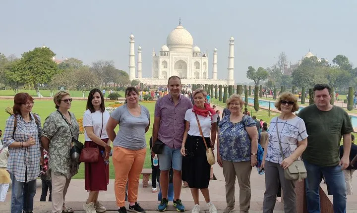Half-Day Walking Guided Tour To Taj Mahal And Old City Agra Boutique