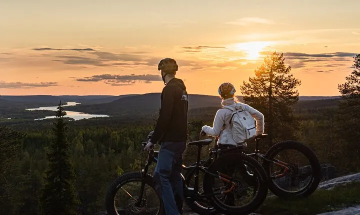 Evening Electric Fatbike Tour from Rovaniemi: Midnight Sun/Sunset