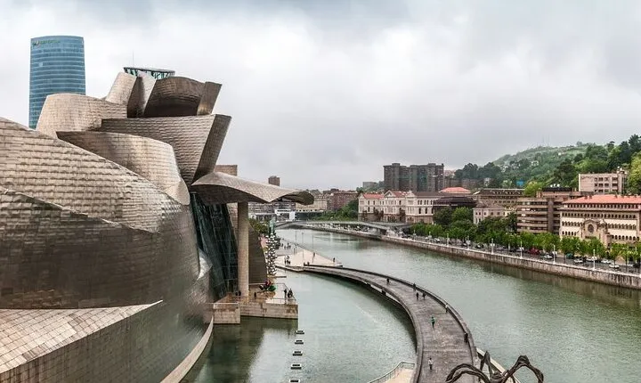 Bilbao: A Self-Guided Tour from Old Town to the Guggenheim Museum