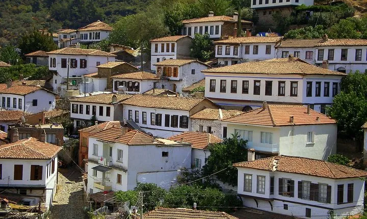 Kusadasi Port Private Ephesus Tour & Sirince Village with LUNCH