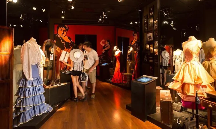Skip the Line: Museo del Baile Flamenco Admission Ticket