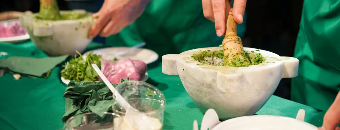 Pesto cooking class with lunch in the Cinque Terre