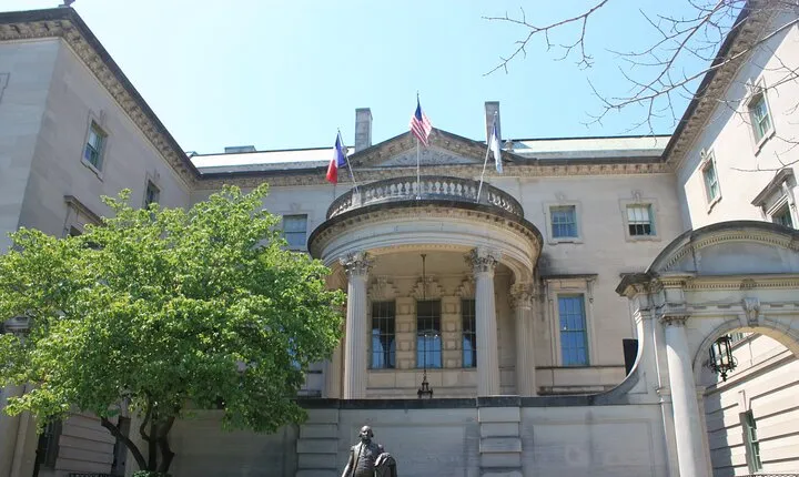 Washington DC Embassy Row: At your leisure & pace. Downloadable audiovisual tour