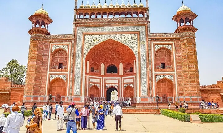All Inclusive Private Tour to Agra from Delhi, Including Taj Mahal and Agra Fort
