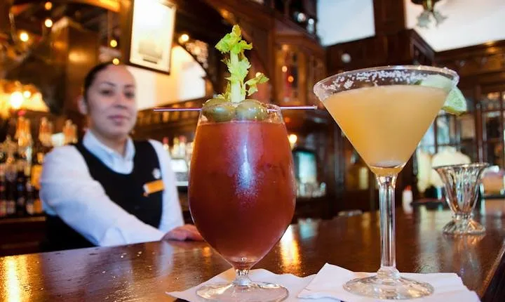 Private Drunk History Tour: Lunch, Libations & History