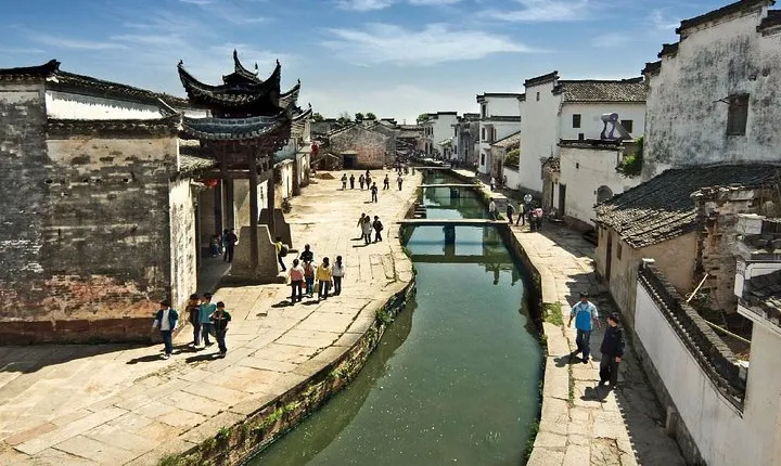 Zhengzhou 2-Day Bullet Train Trip to Huangshan Mountain and Tangmo Ancient Town