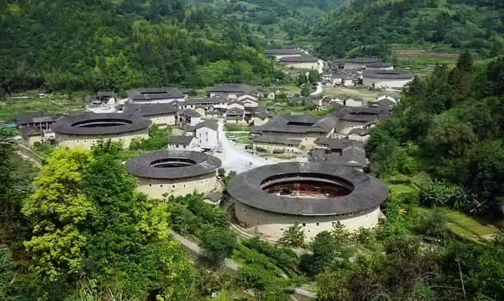 Tour Guide and Car: Private Day Tour to Tianluokeng Tulou and Hekeng Tulou