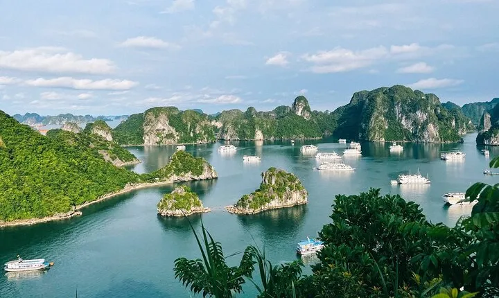 3 Days Hanoi, Ninh Binh and HaLong Bay 5 Star Cruise