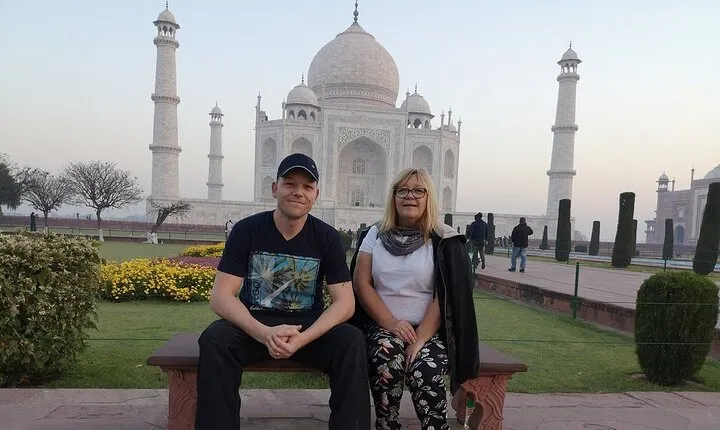 Delhi Agra Day Trip by Vanda Bharat train with Guide