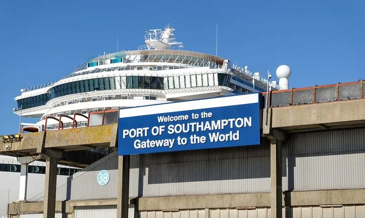 Private Taxi from Heathrow Airport to Southampton Cruise Port