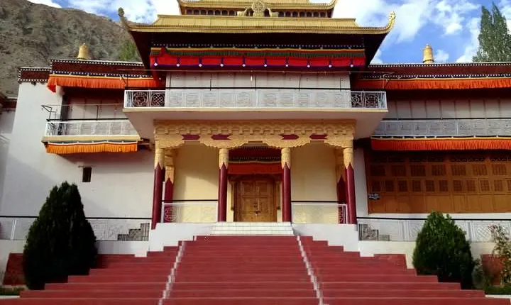Paradise On Earth - Ladakh And Kashmir (All Inclusive with local flights)