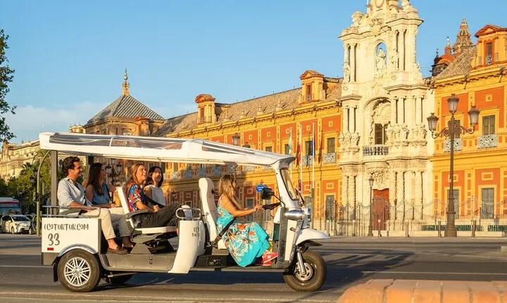 Express Tour of Seville in Private Eco Tuk Tuk