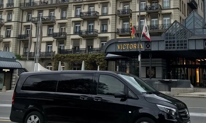10-Hours Customized Private Tour by Car from Zurich or Lucerne