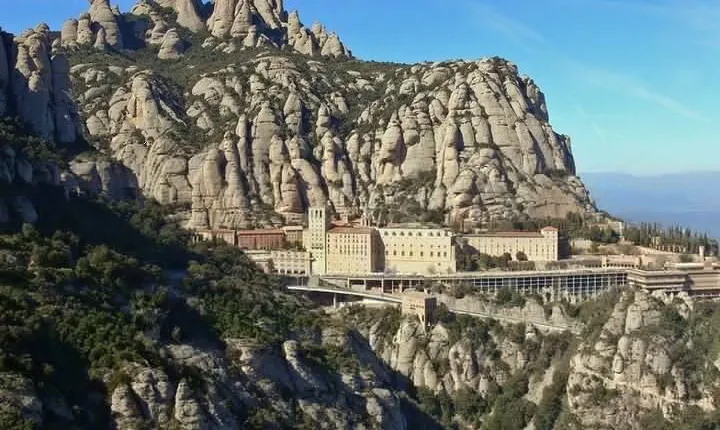 Private Tour from Barcelona to Montserrat (with guide)