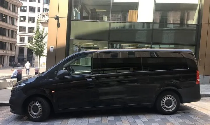 Private round transfer from Paris hotel to PSG Stadium