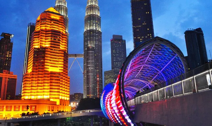 Perfect Night at Lake Symphony, The River of Life & Saloma Bridge
