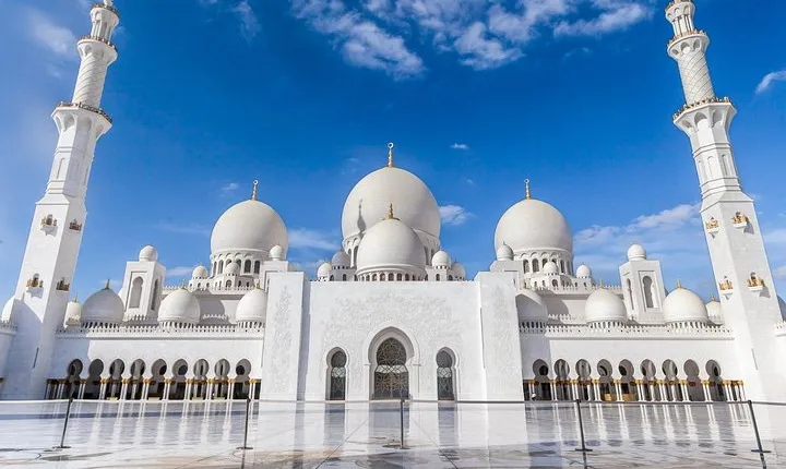 Abu Dhabi City Tour with Louvre Museum from Dubai Small Group