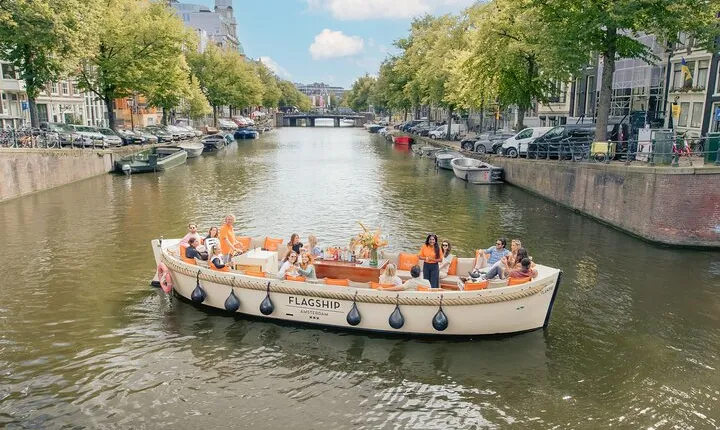 Amsterdam: Luxury Canal Cruise with Unlimited Drinks Option