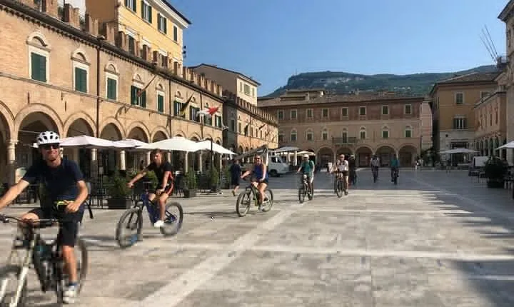 Exciting E-Bike Tour among the beauties and history of Ascoli
