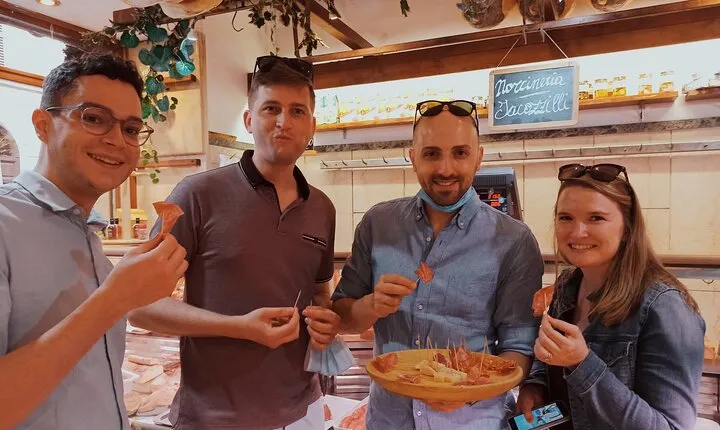 Rome: 4-hours Trastevere by Night Food, Wine and Sightseeing Tour