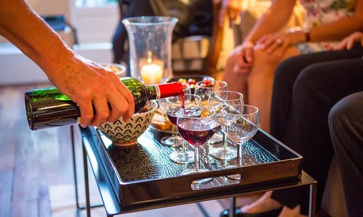 Seasonal Parisian Dinner in an Elegant Montmartre Home