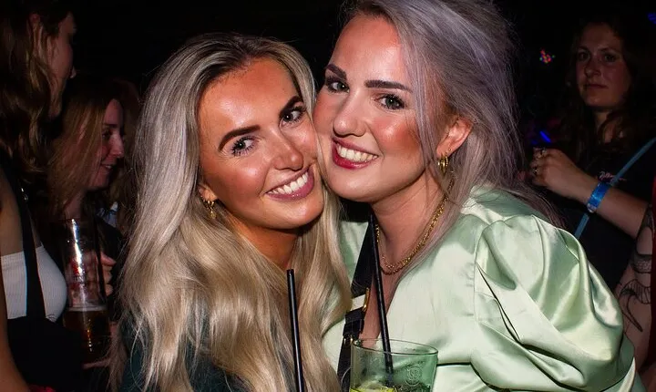 Stockholm: The Original Pub Crawl with Shots + VIP Club Access