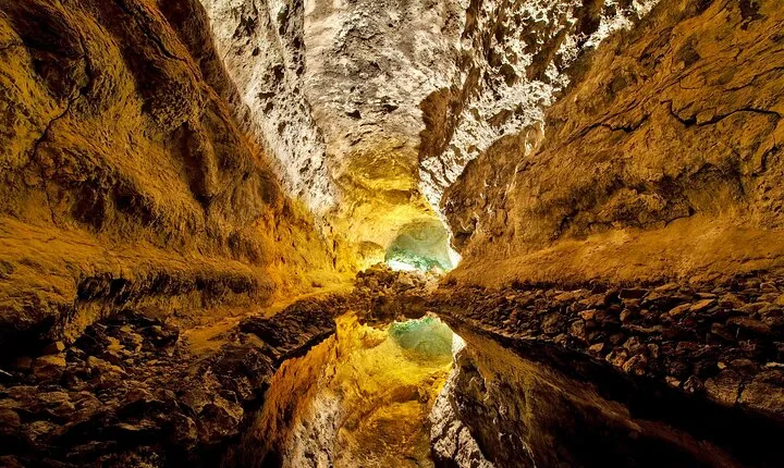 Tour to Timanfaya, Jameos del Agua, Cueva de los Verdes and viewpoint from the cliff