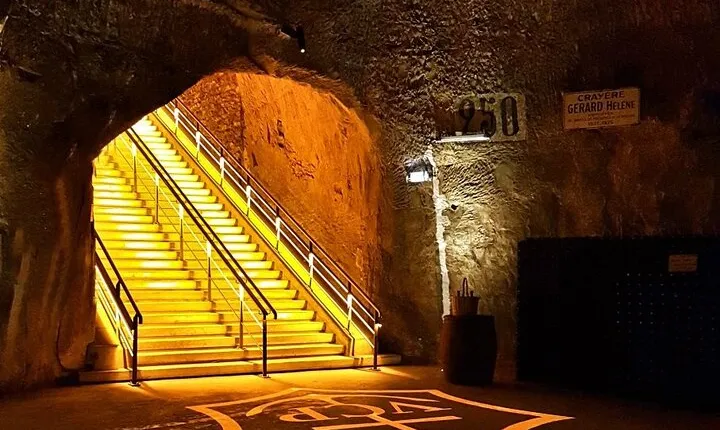 Private tour: Full Day Veuve Clicquot to Reims or Epernay region 