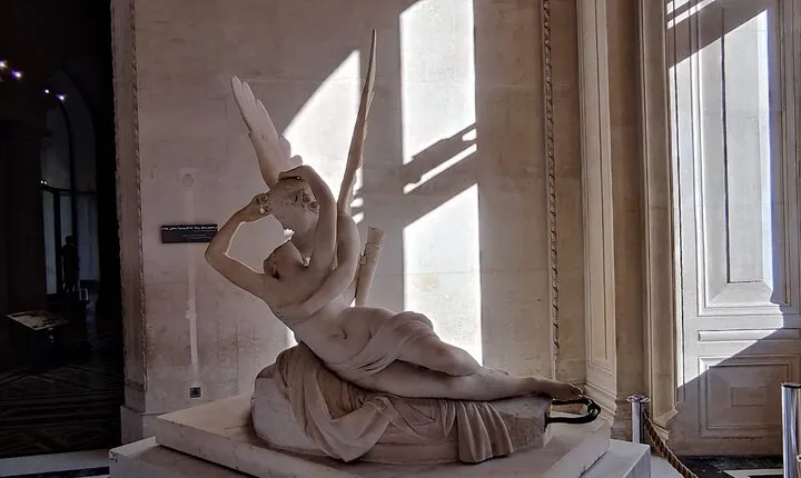 Louvre Highlights Tour for Kids Ticket Included