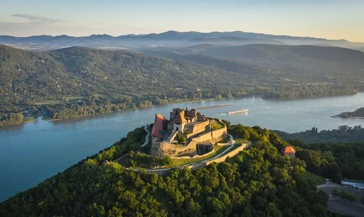 Private Danube Bend Visegrad and Szentendre Tour With Transport