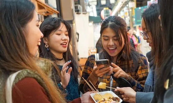 Kuromon Market Food Walking Tour in Osaka