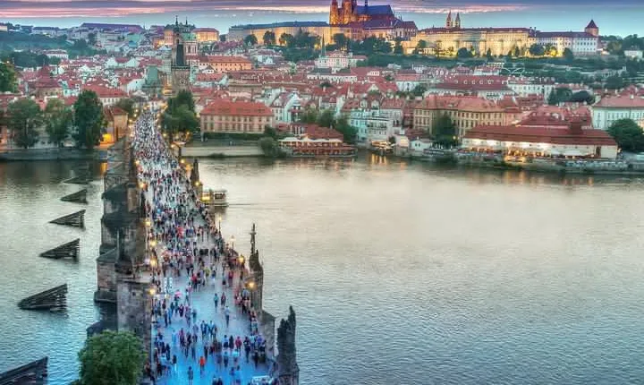 Private Transfer from Vienna to Prague with 1 hour Stop in Kutna Hora