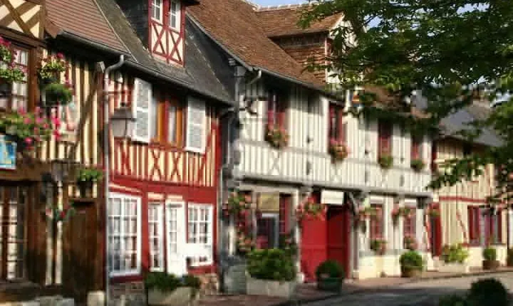 Normandy gastronomic tour from Paris : cidery, dairy, and typical villages !