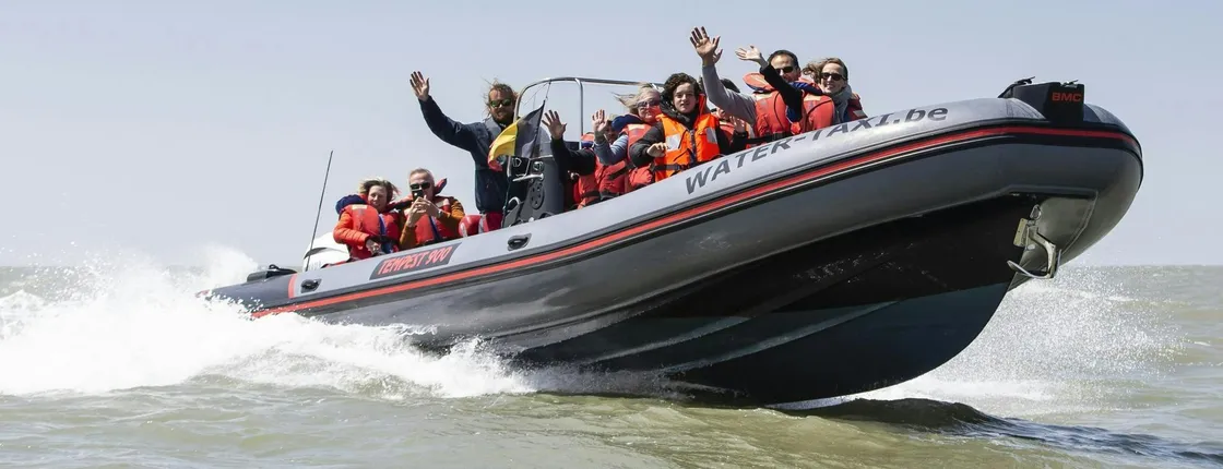 Unique skyline cruise