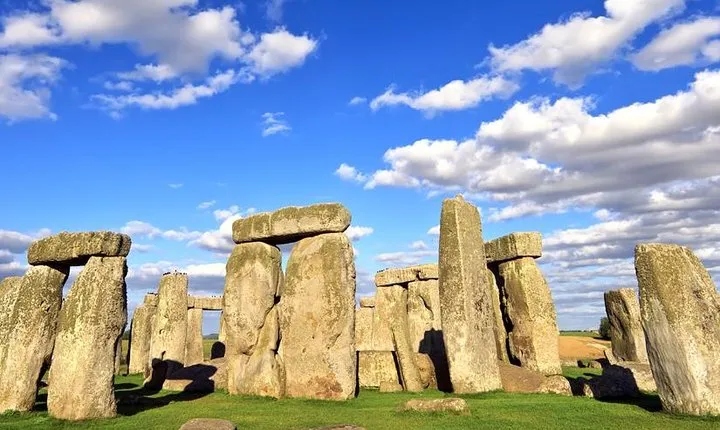 Heathrow Airport Arrival To Southampton Via Stonehenge