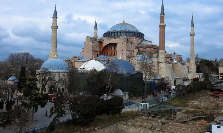 Guided Istanbul City Tour with Bosphorus Dinner Cruise