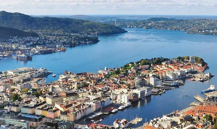 Self-Guided Hike from Bergen's Fish Market up Mount Fløyen