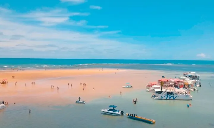 Catamaran trip to Areia Vermelha Island with transfer