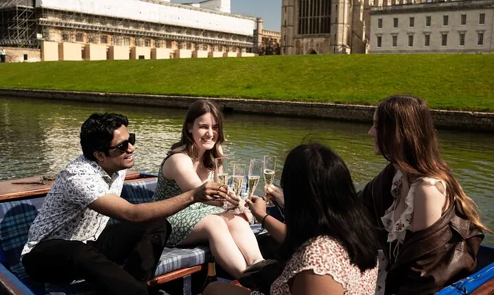Private | Cambridge Colleges Punting Tour