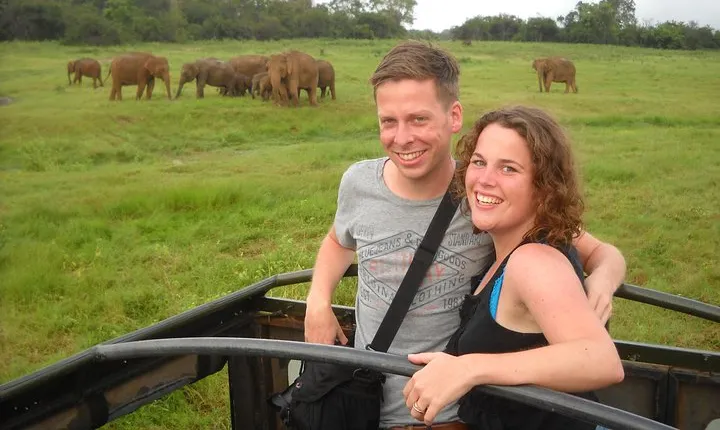 Guided Elephant Safari: Minneriya or Kaudulla