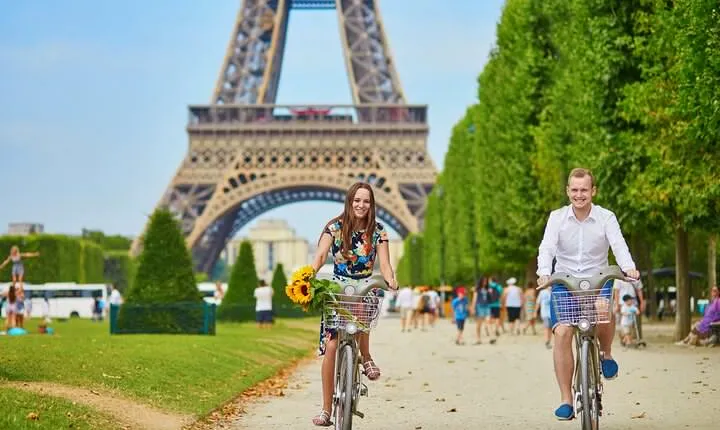 Paris Private Tour : Free pick up from Normandy