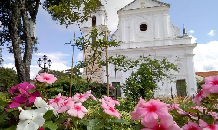 Tour to Santa Fe de Antioquia from Medellin