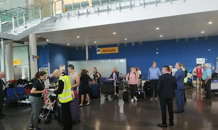 Southampton Cruise Terminal/Hotel to London with Stops at Salisbury & Stonehenge