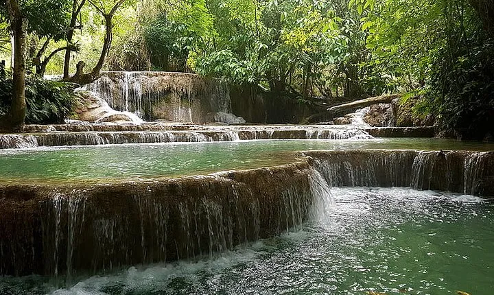 Private Kanching Waterfalls with Batu Caves & Ramayana Caves Tour