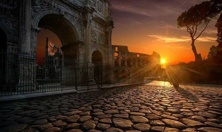 Amazing Sunrise Tour in Rome