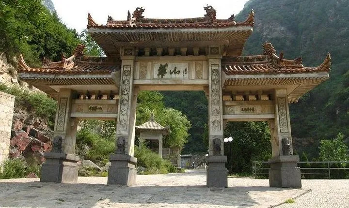 Private Tour: Xi'an Huashan Mountain Exploration Day Tour