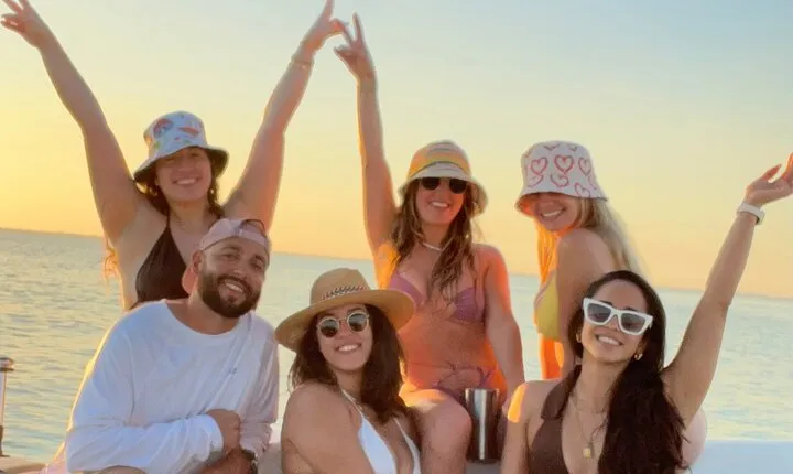 Miami Express Private Boat a 1- Hour Luxury Experience