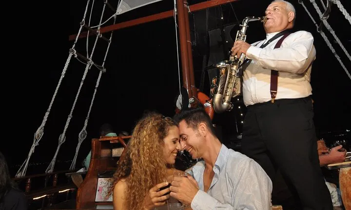 Romantic Dinner Touring the Nichupté Lagoon in Galeón